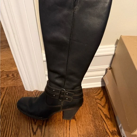 Born Black Heeled Boots - Picture 2 of 9